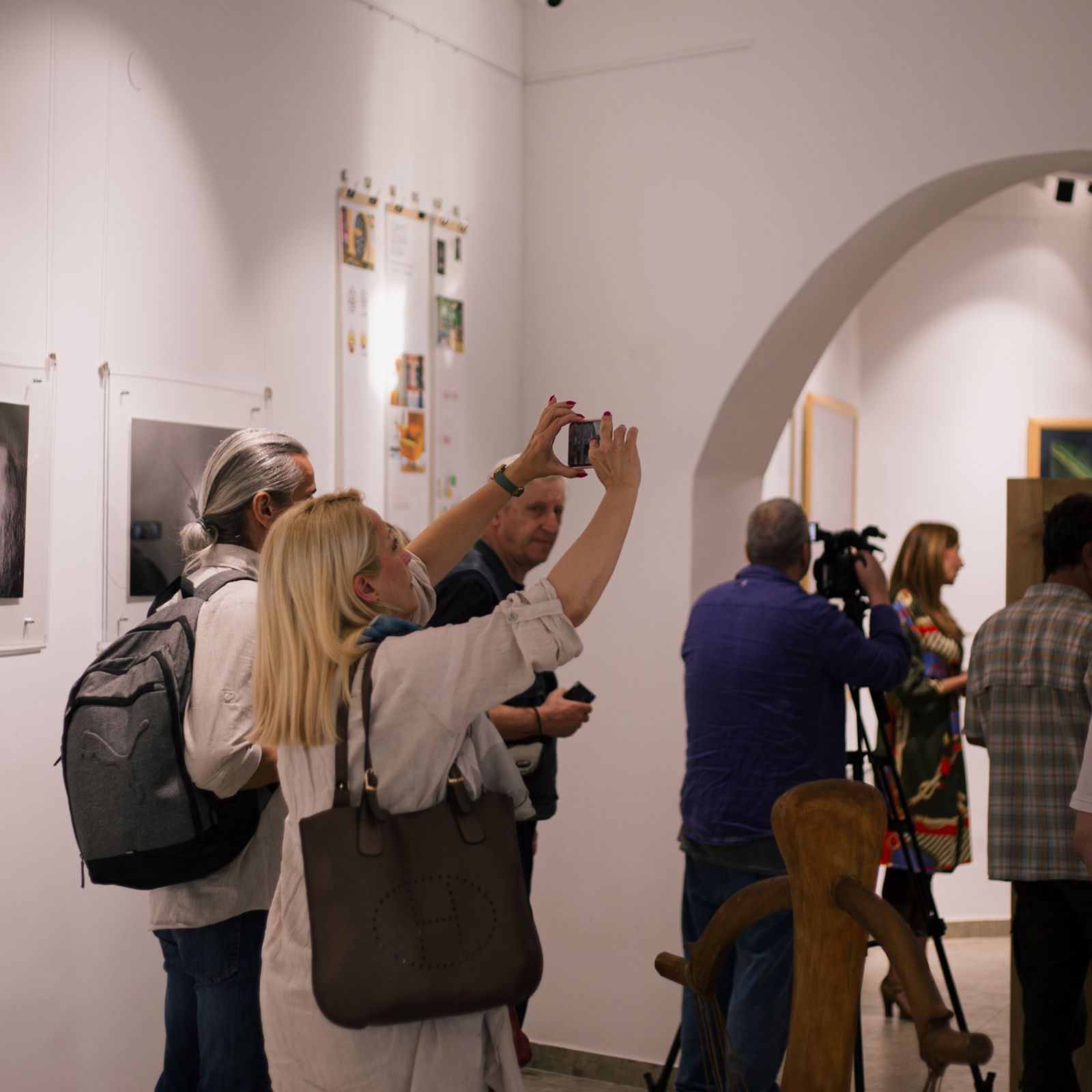 Izložba profesora Škole primenjenih umetnosti - Gradska galerija   [×]