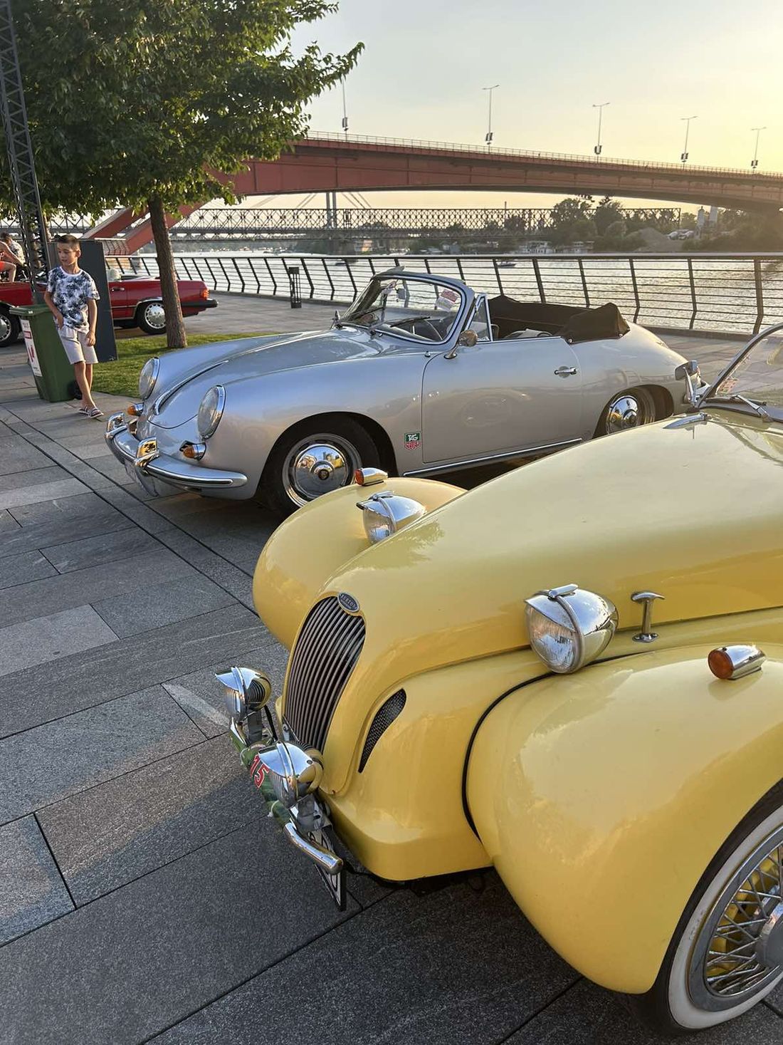 MEĐUNARODNI OLD-TIMER CABRIO SKUP    [×]