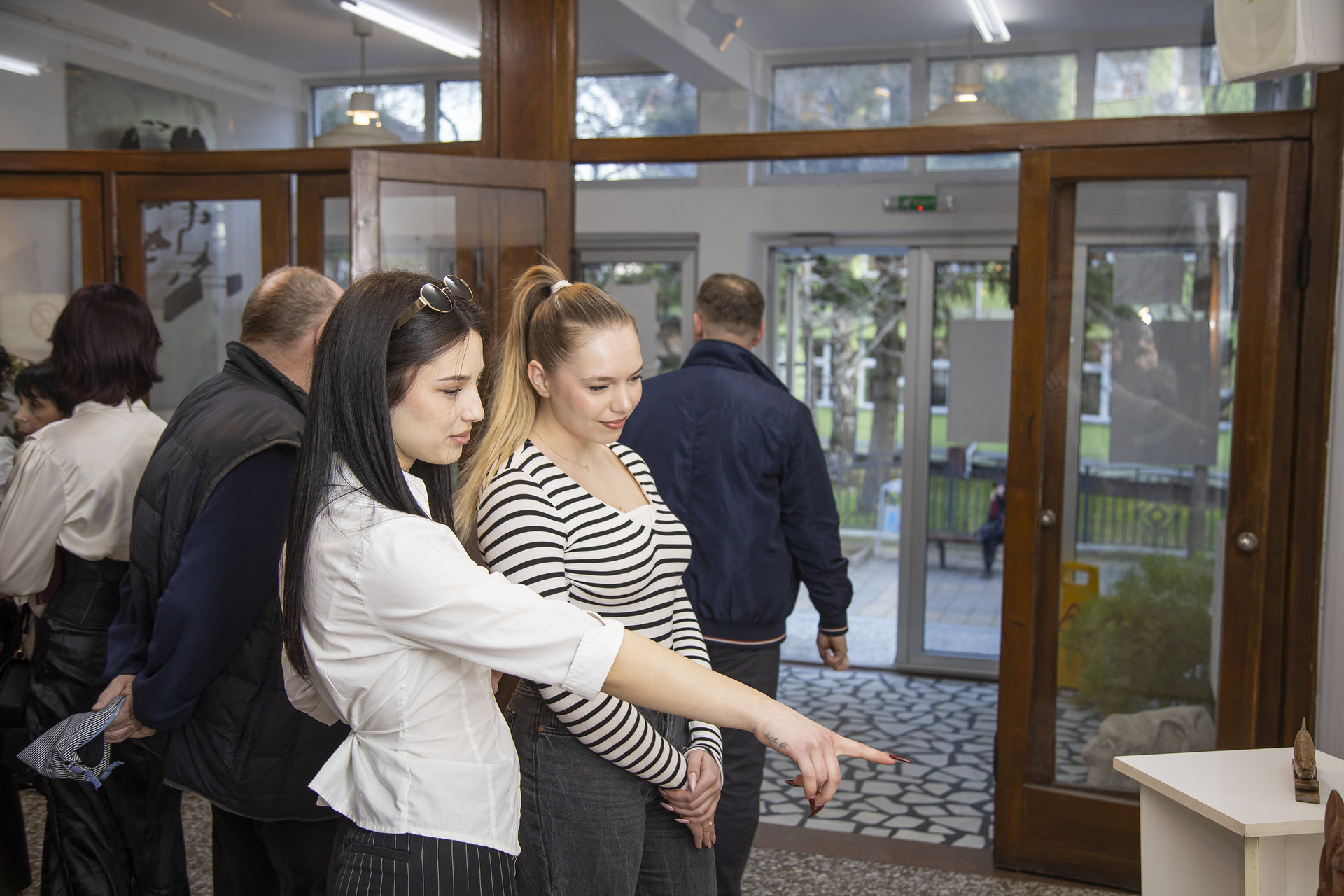 IZLOŽBA KOREN. KRILA - Galerija Škole primenjenih umetnosti &nbsp;&nbsp;[×]